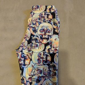 Skull Design Lularoe Leggings , size Tween